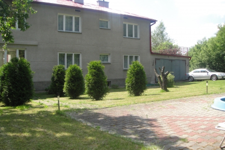 Posiadłość 9,5 ha(dom 370 m2 i kurnik 1200 m2 + pl.zagospodarow.)